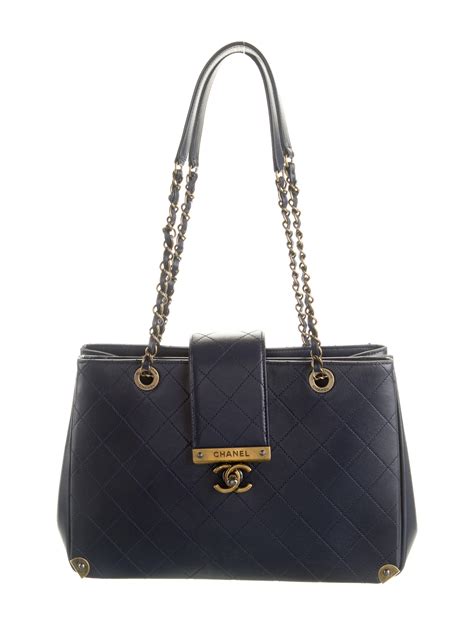 chanel around the corner bag|Chanel Around The Corner Flap Bag .